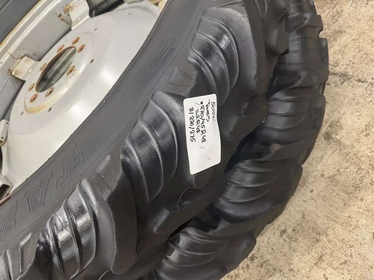 Billede 2 - - - - 270/95R48
