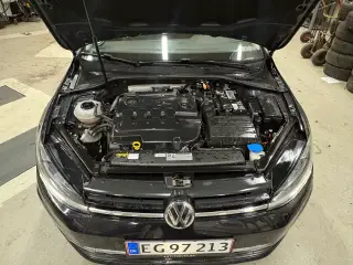 VW Golf comfortline 1,6tdi dsg. 