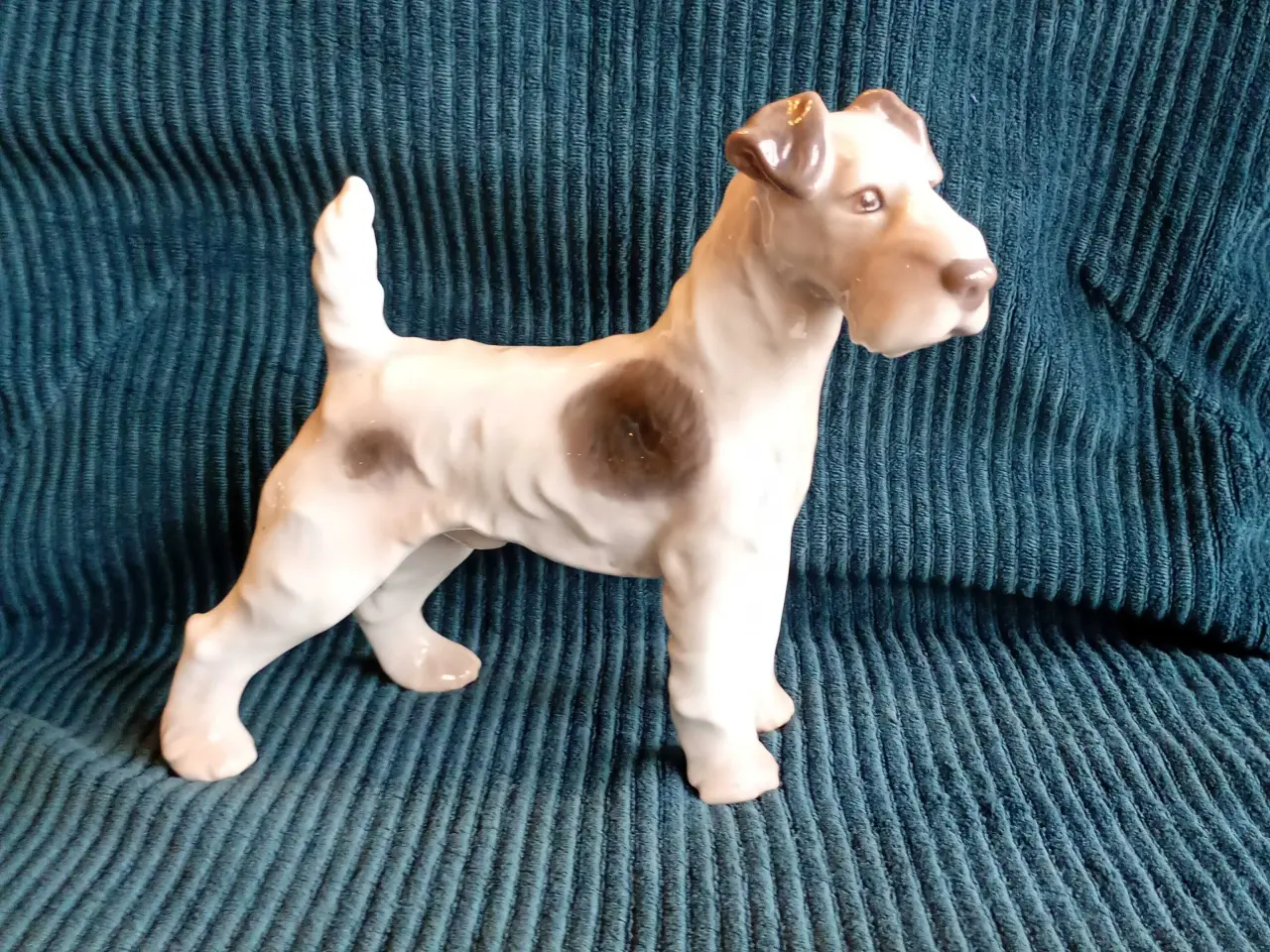 Billede 1 - Bing & Grøndahl fox terrier – model 1998 – håndmal