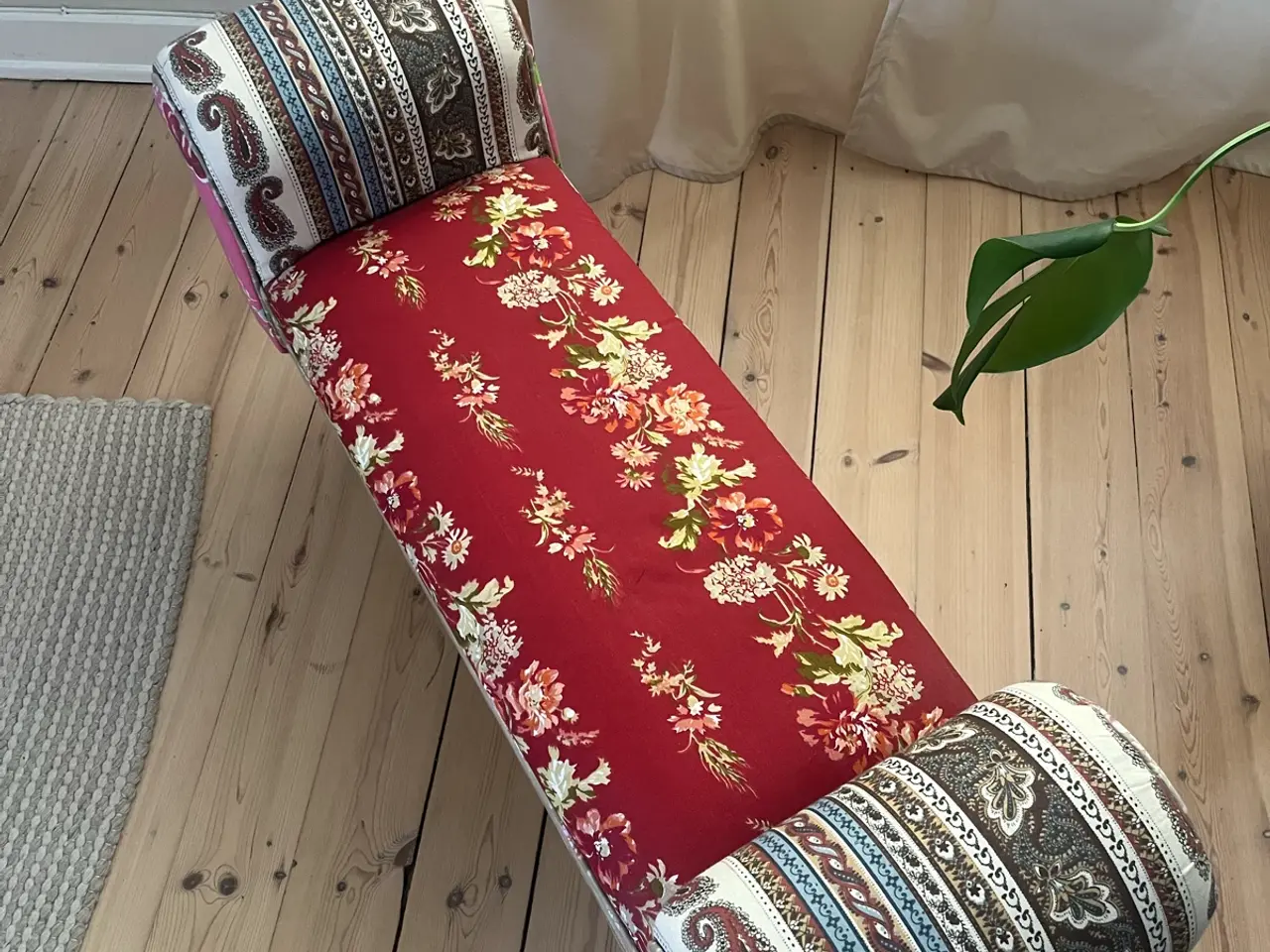 Billede 2 - Bænk i rød patchwork