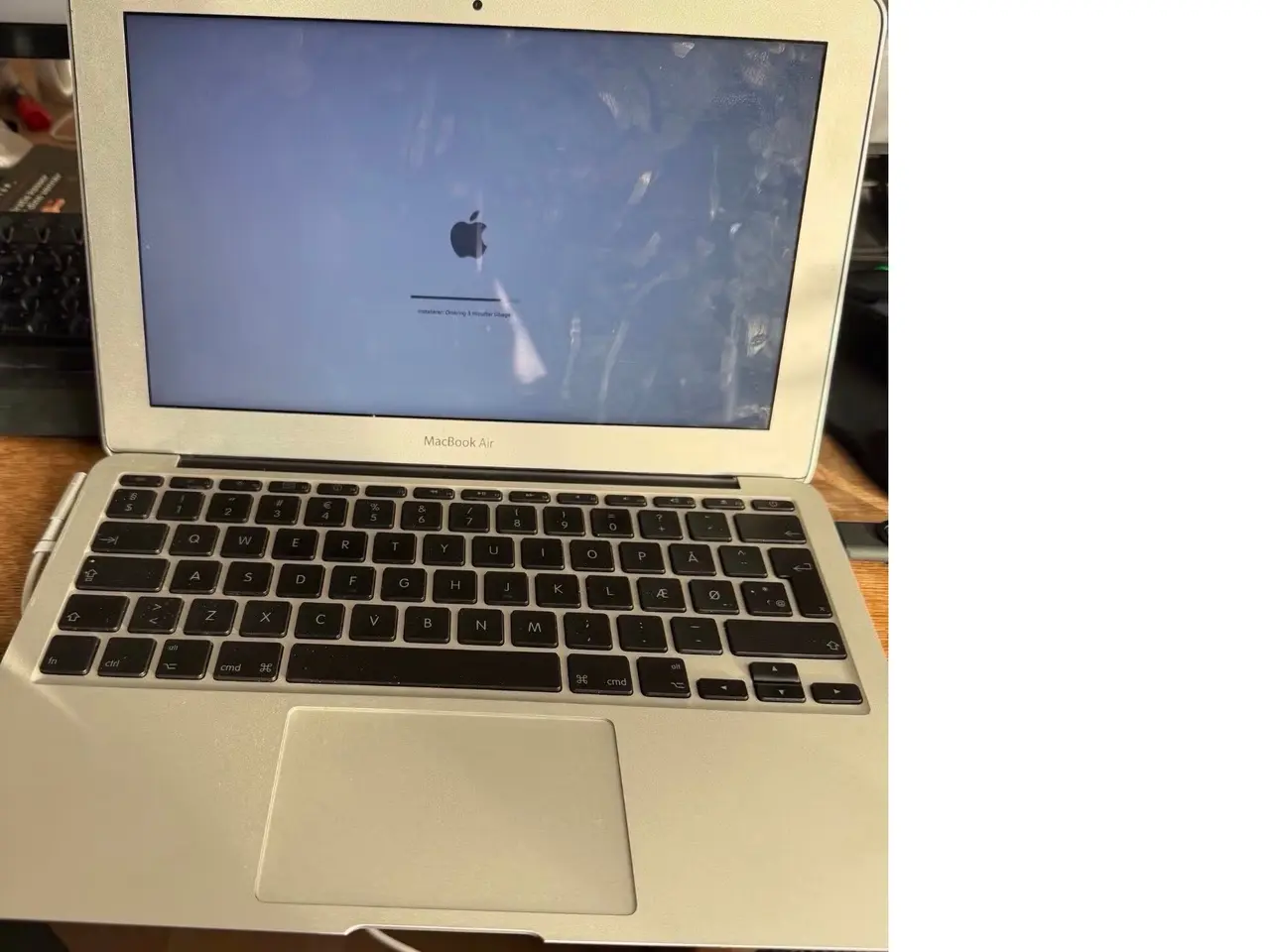Billede 1 - ældre men funktionel macbook air