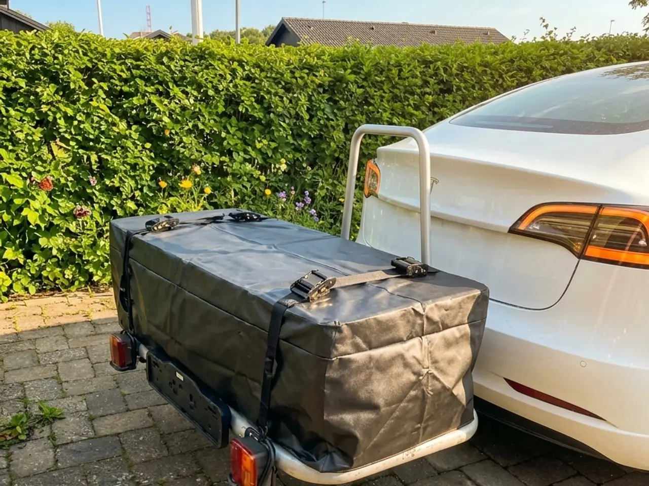 Billede 2 - Udlejes Thule EasyBase platform + bagagetaske