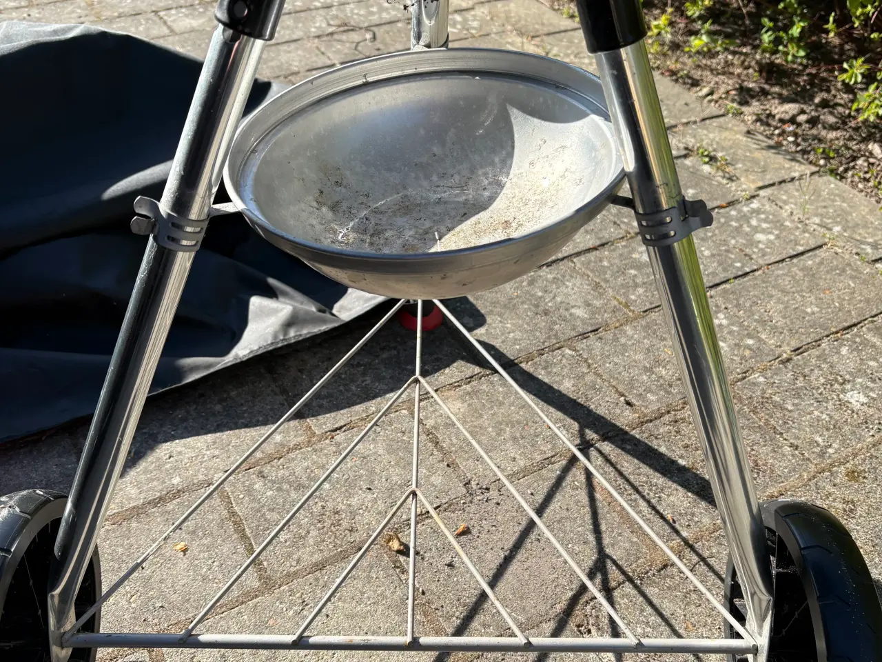 Billede 2 - Velholdt Weber kuglegrill 47cm i diameter