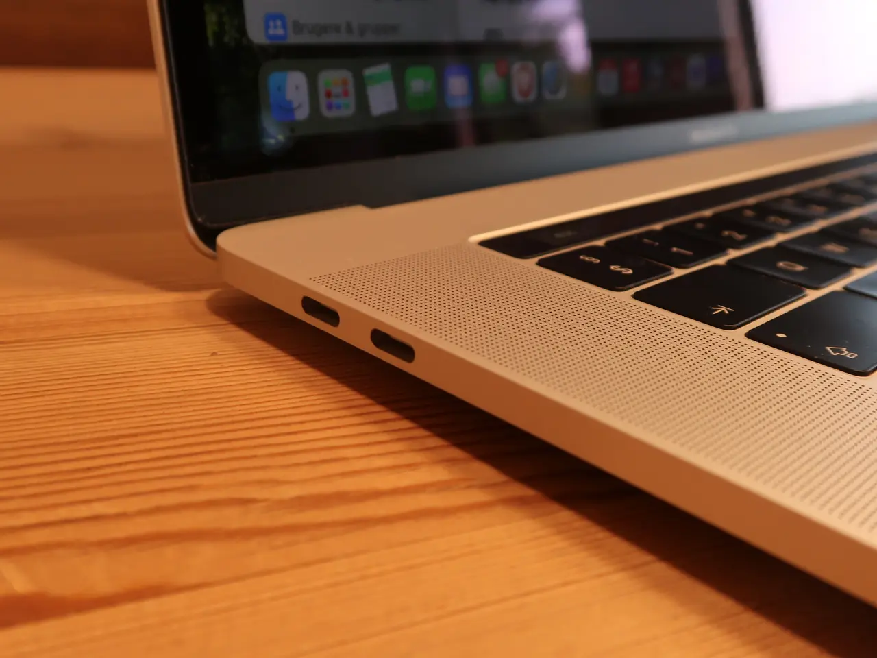 Billede 4 - MacBook Pro 15" (2018) – 16 GB RAM – 256 GB SSD