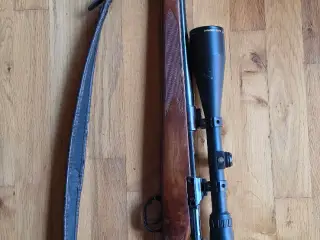 Midland kaliber 243 win med Bushnell kikkert