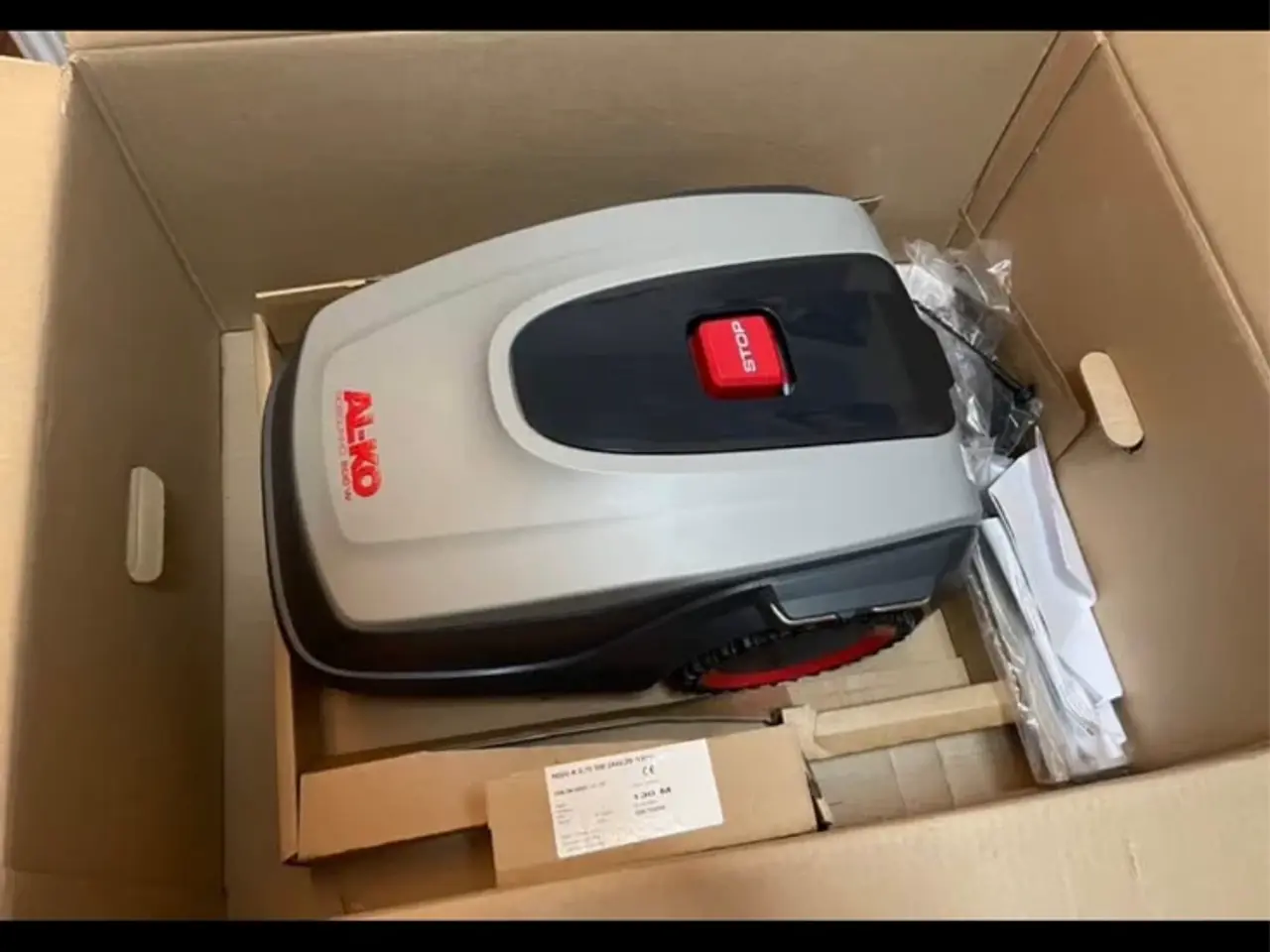 Billede 1 - AL-KO Robolinho Robotplæneklipper 500 m² med garag