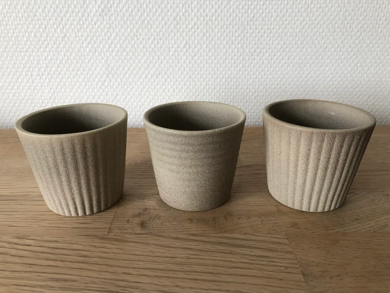 Billede 1 - 3 små urtepotteskjulere i natursten