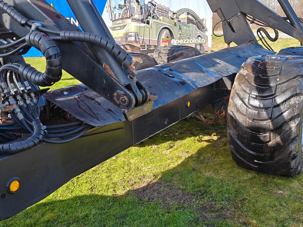 Billede 16 - Valtra T214 m. Flisvogn fra Kronos / Alsidig Maskinfabrik