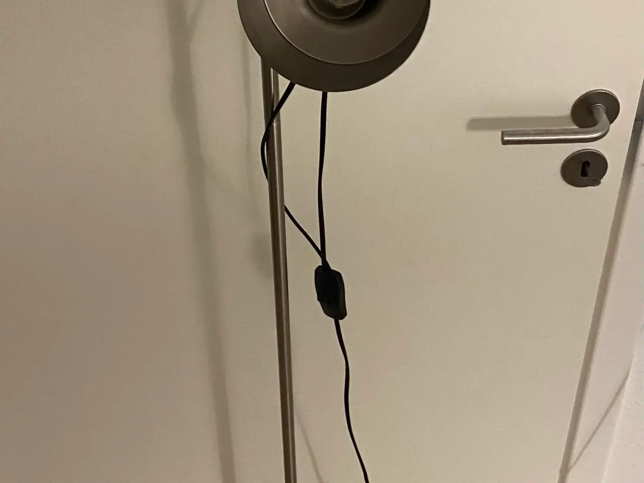 Billede 1 - Gulvlampe i stål med 2 justerbare spots