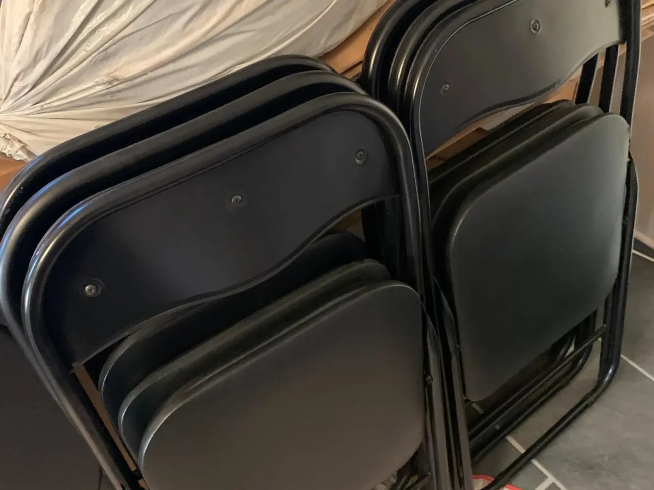 Billede 6 - Sammenklappeligt rundt bord med klapstole, sort