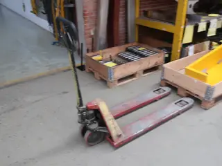 Palleløfter 2200 kg.