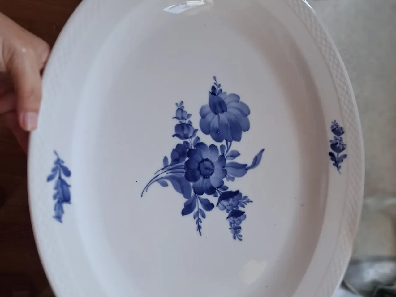 Billede 1 - Ovalt fad, blåblomst 8018