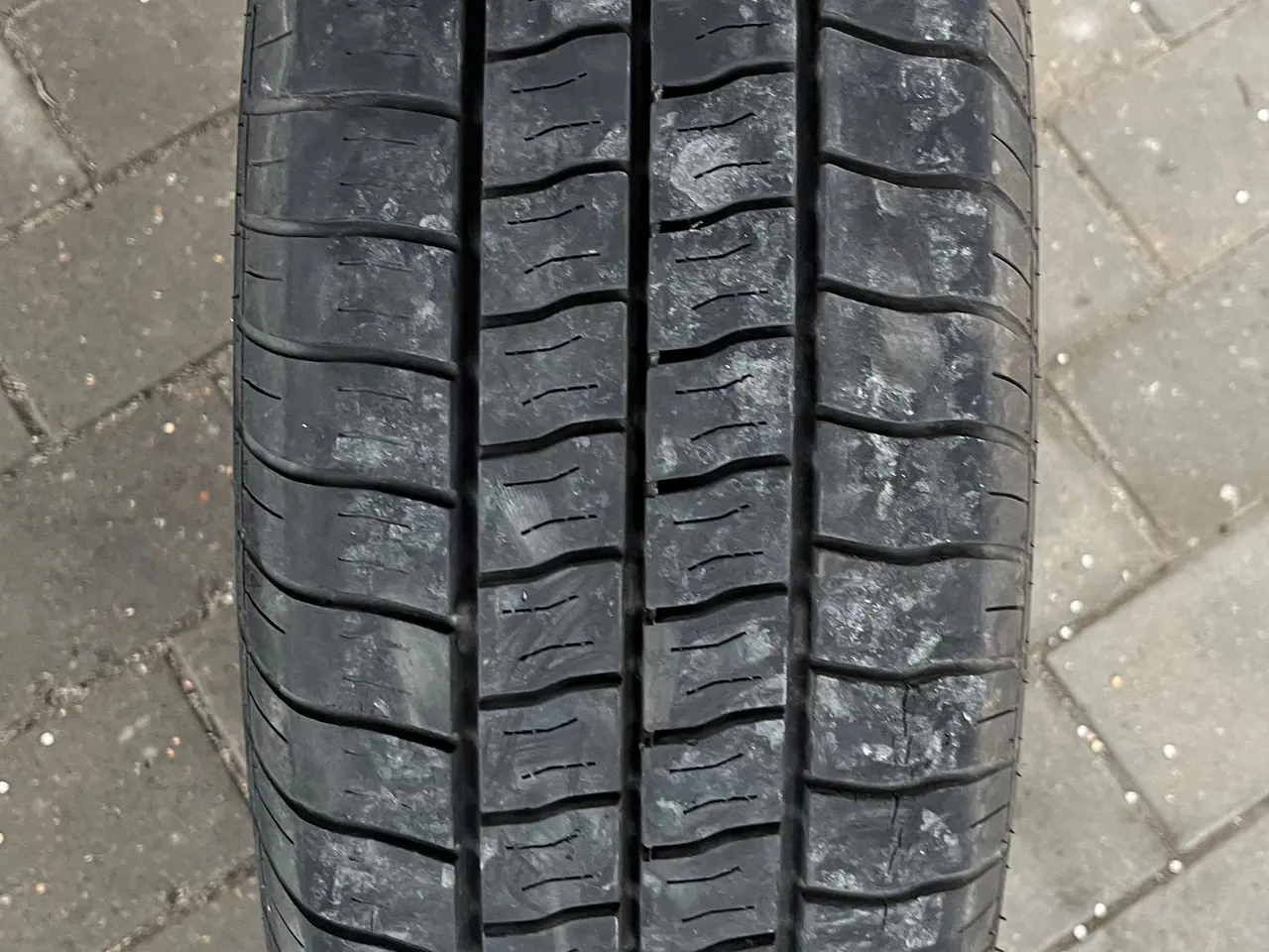 Billede 1 - Dæk 195/70R15C 104/102N