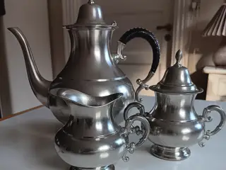 Kaffestel i edeltin