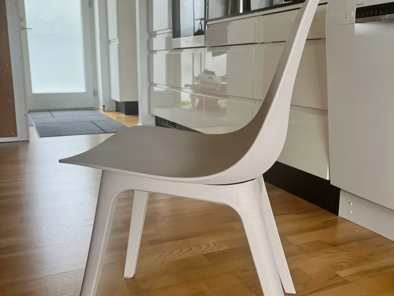 Billede 4 - Ikea ODGER STOLE.