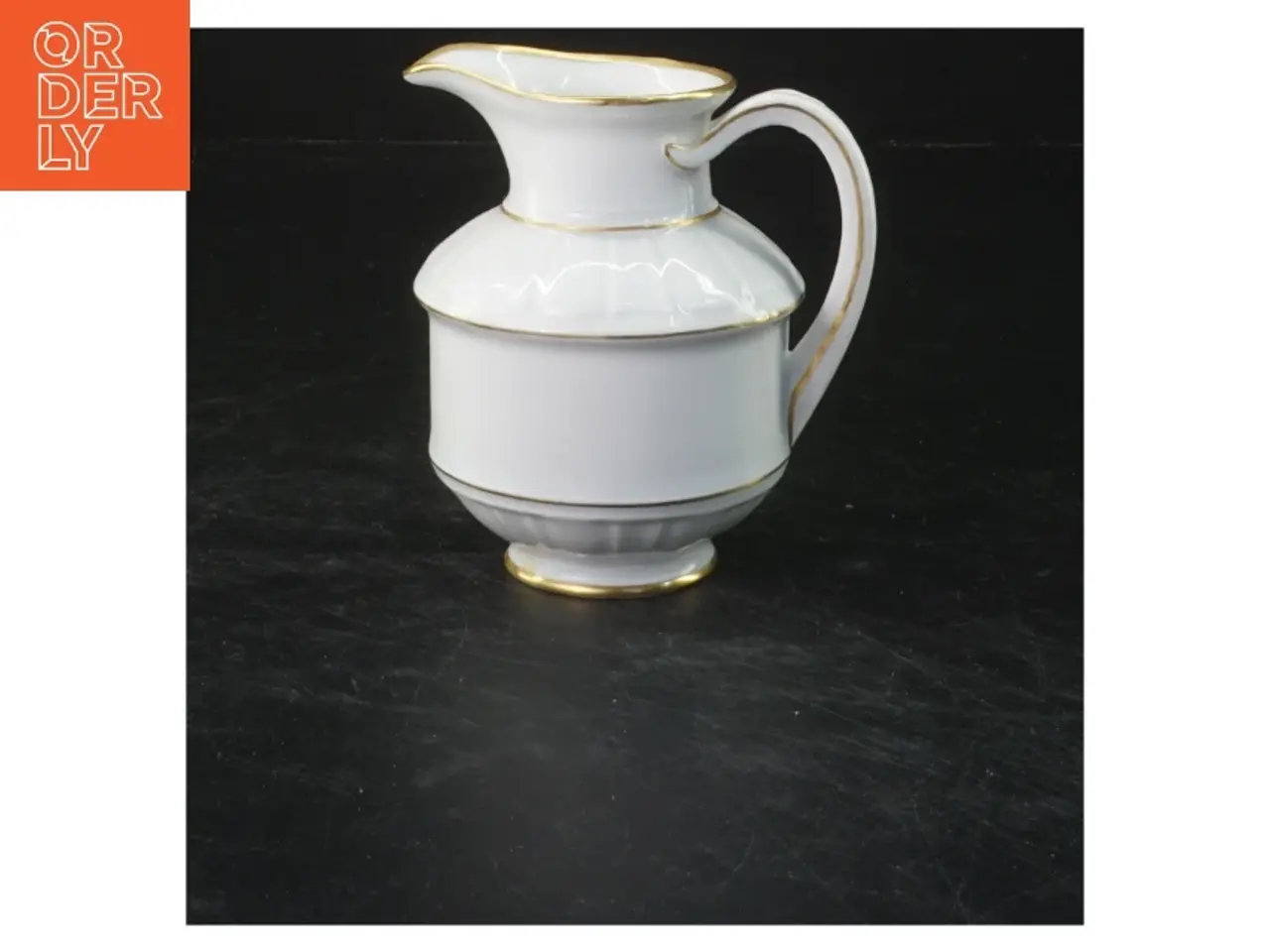 Billede 1 - Porcelænskande med guldkant fra B&G (str. 10x10 cm)