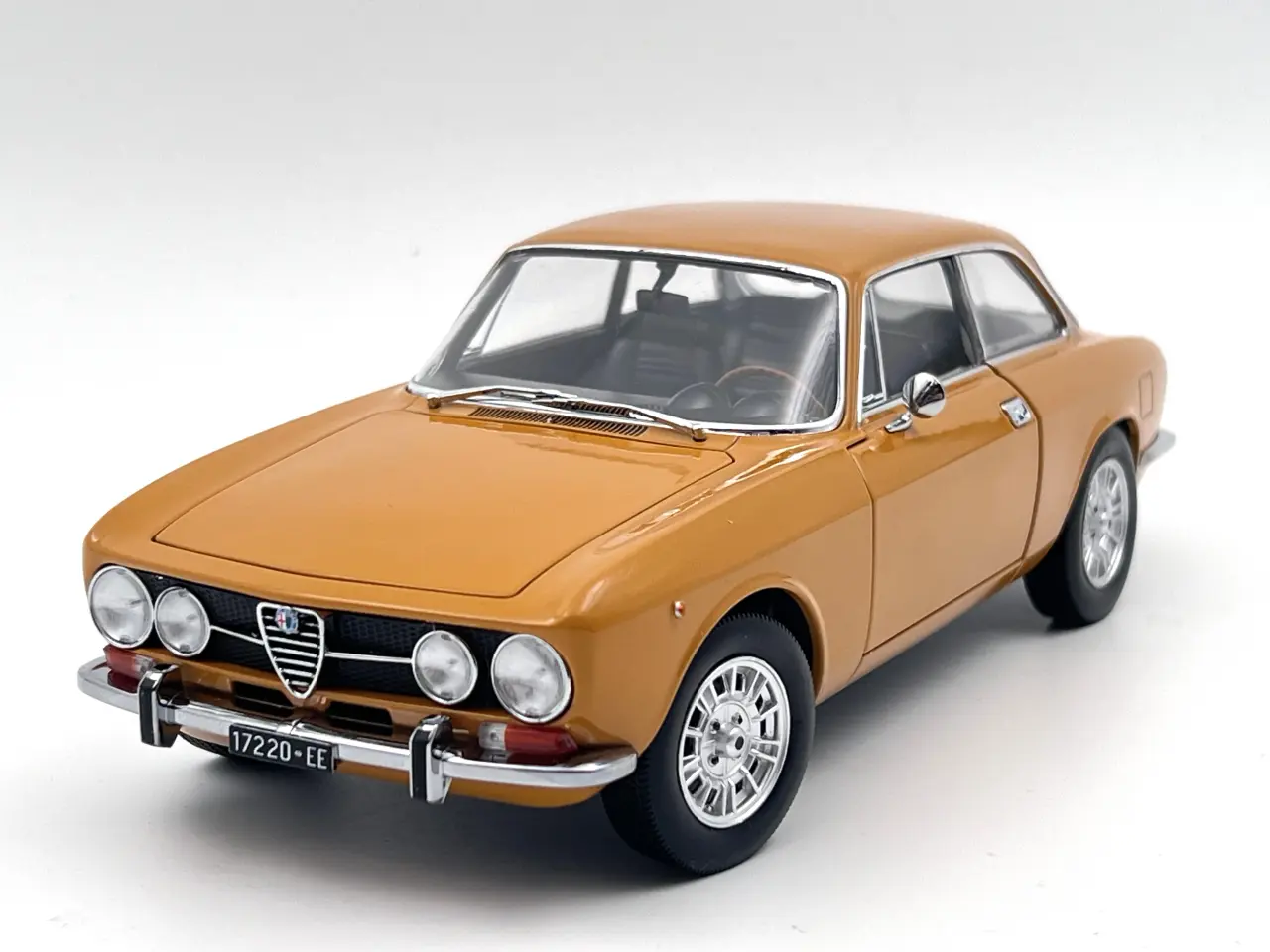 Billede 1 - 1970 Alfa Romeo 1750 GTV 1:18 Super flot