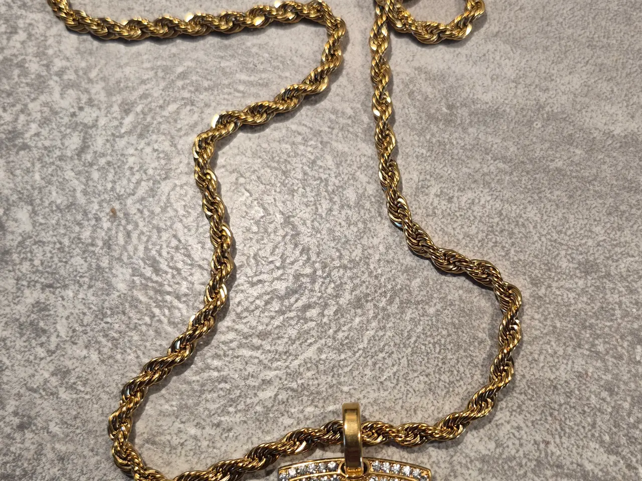Billede 1 - 5mm goldfilled rope chain med løve vedhæng