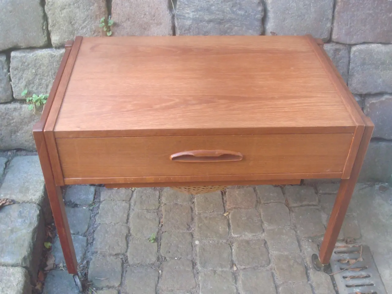 Billede 1 - SYBORD/ sofabord m/skuffen taget ud, TEAK, RETRO,