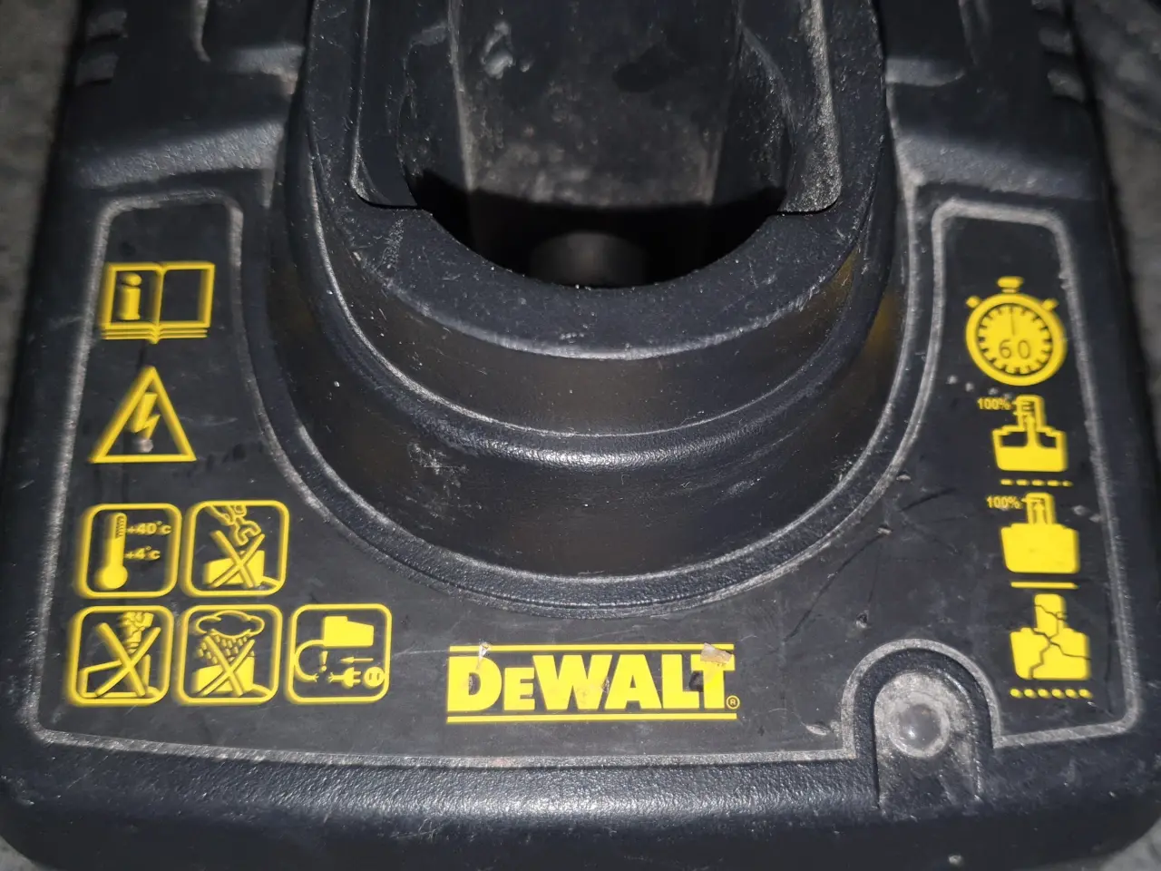 Billede 2 - Dewalt 3,6v oplader 