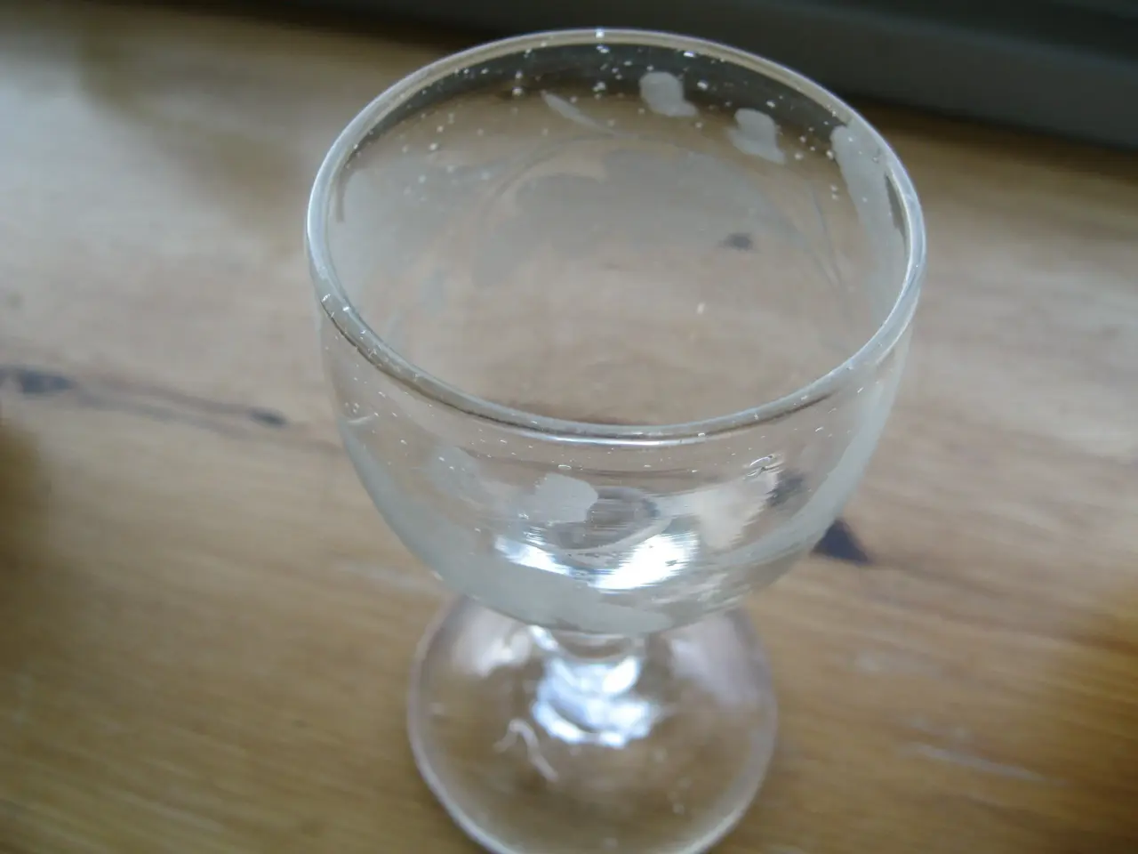 Billede 3 - Egeløv  hvidvinsglas 1800-tals Holmegaard