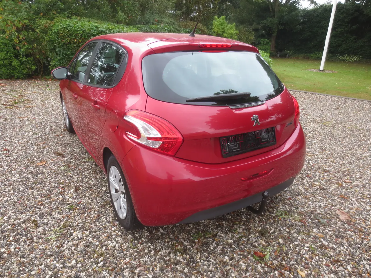 Billede 9 - Pæn Peugeot 208 1.2 i År 14. Nysynet.