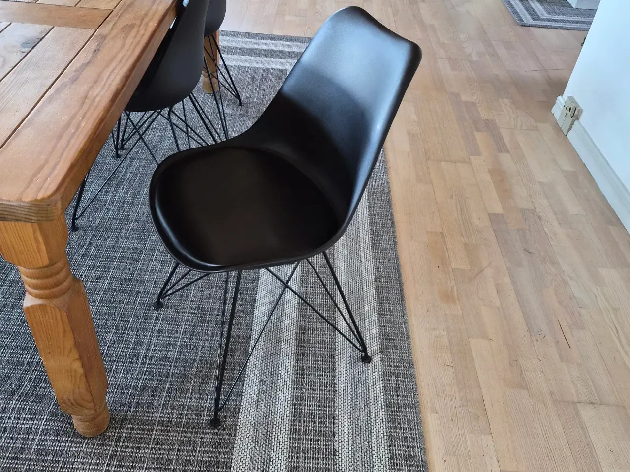 Billede 1 - Spisebord