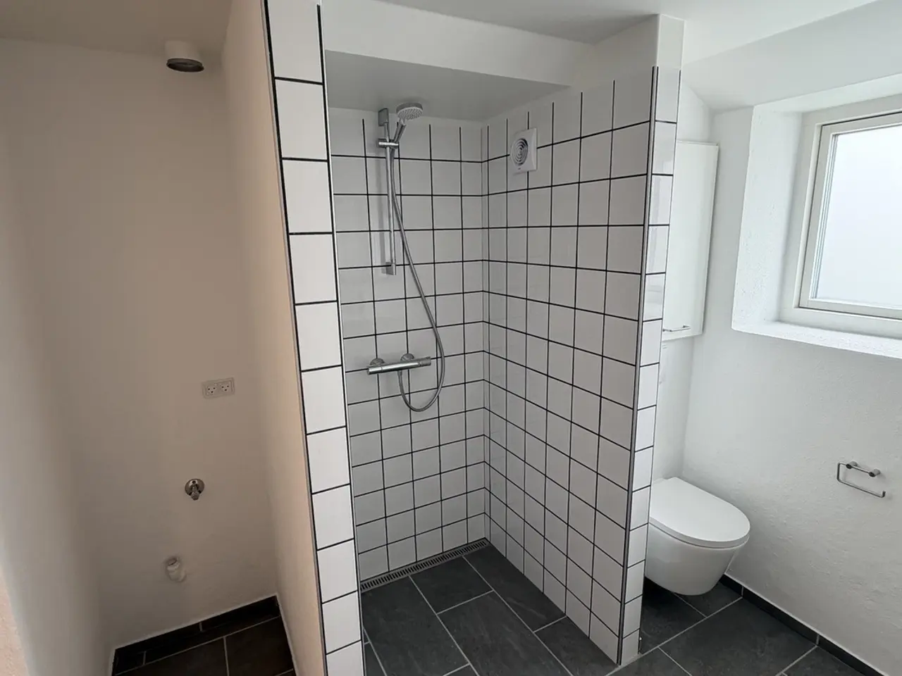 Billede 1 - Erhvervslejemål 123 m2.  Ny istandsat