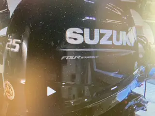 Købes motorhætte/motordæksel til 25 Hk Suzuki.