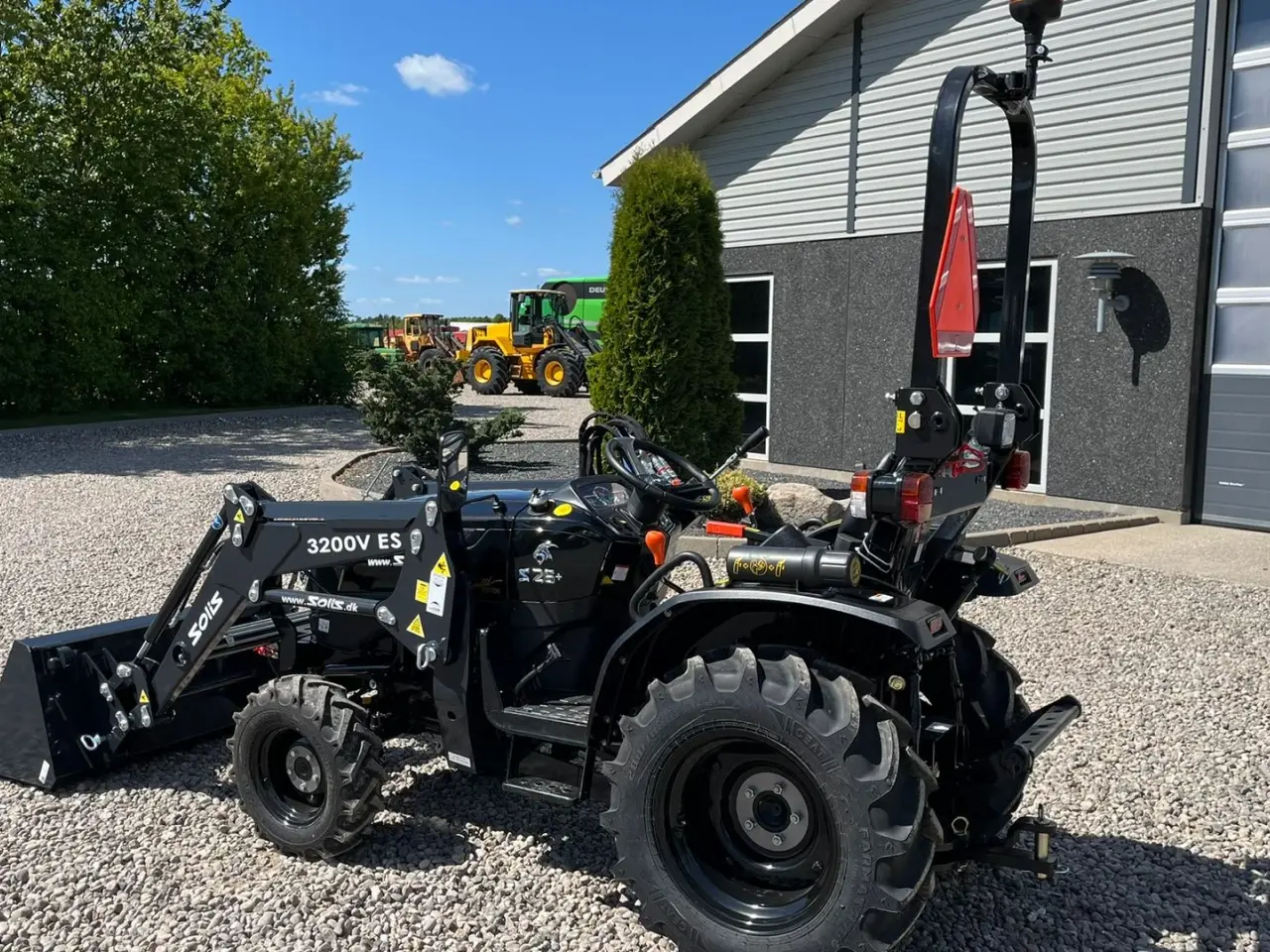 Billede 14 - Solis S26 6+2 gearmaskine Limited Edition i sort med brede hjul og Fuldhydraulisk frontlæsser