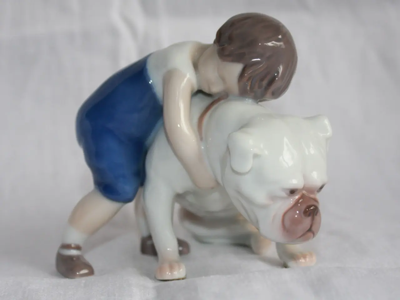 Billede 1 - Dreng med buldog,  figur fra B & G