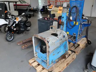 PLADEVIBRATOR, W