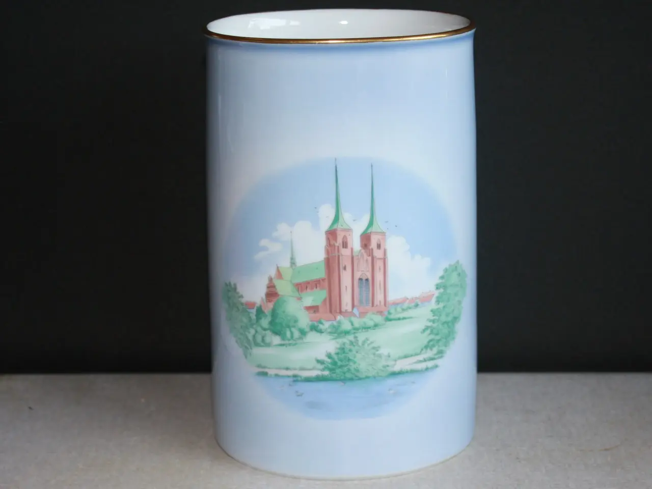 Billede 1 - Vase med Roskikde Domkirke og Dybbel Mølle