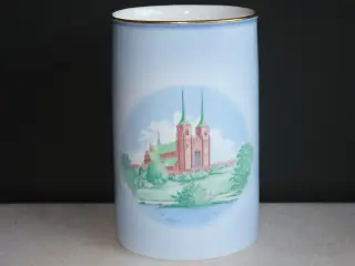 Vase med Roskikde Domkirke og Dybbel Mølle