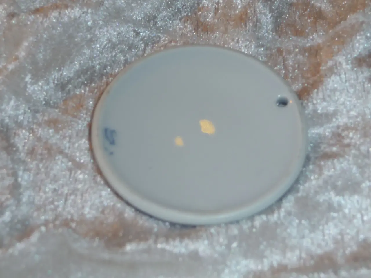 Billede 3 - lille porcelæn medalje eller vedhæng