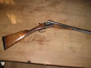 JAGTGEVÆR 12/70 s/s