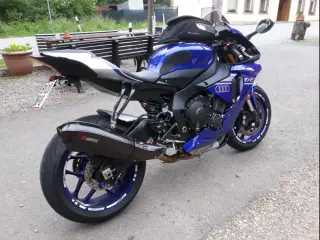 Akrapovic slip-on