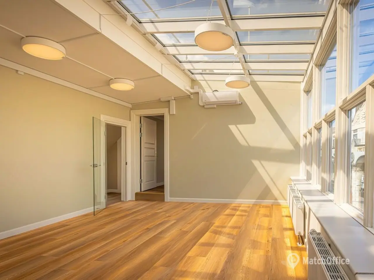 Billede 3 - INGEN BINDING - Nyistandsat og indbydende kontor på 487 m² med privat tagterrasse