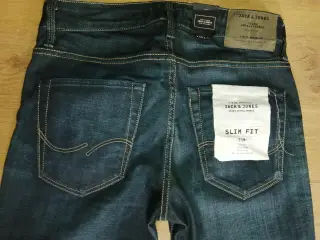NYE JACK & JONES, TIM, SLIM FIT, MED STRÆK, W28/32
