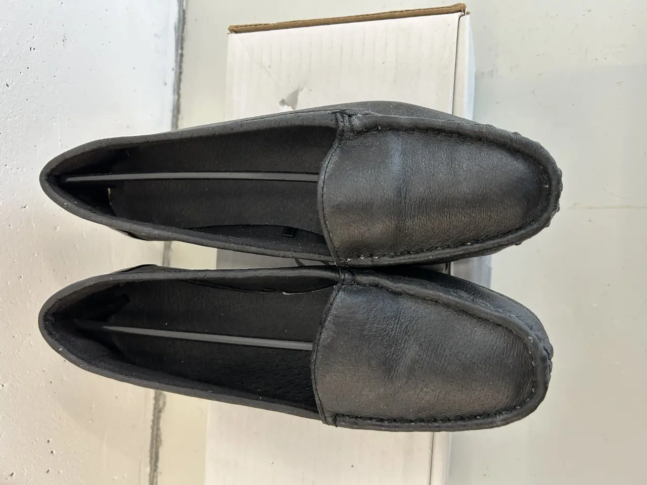 Billede 5 - 100 par damemokkasiner sælges. BYD
