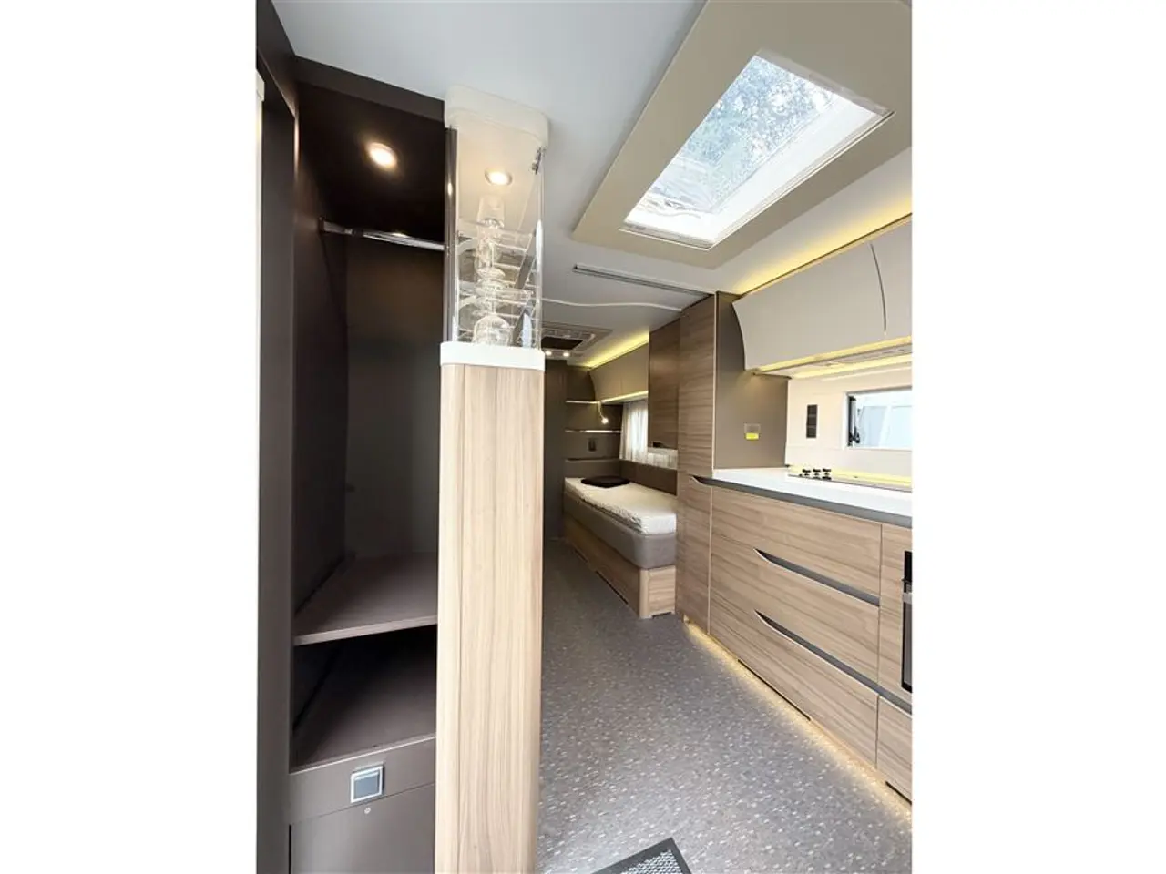 Billede 10 - 2016 - Adria Alpina 613 UT   Enkeltsenge-Endebad-Alde-Gulvvarme-Mover