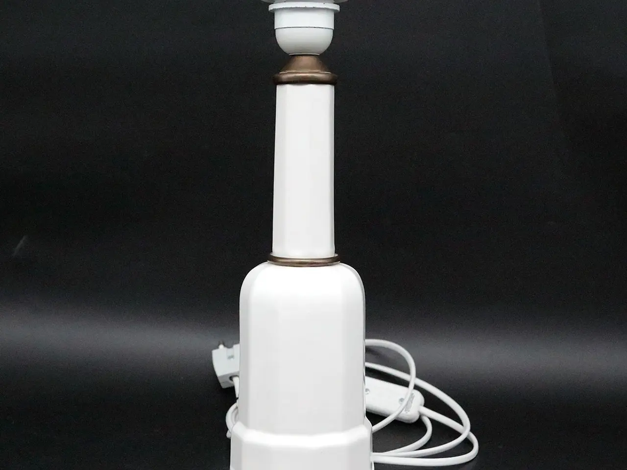 Billede 1 - Elegant Heiberg bordlampe i porcelæn og messing