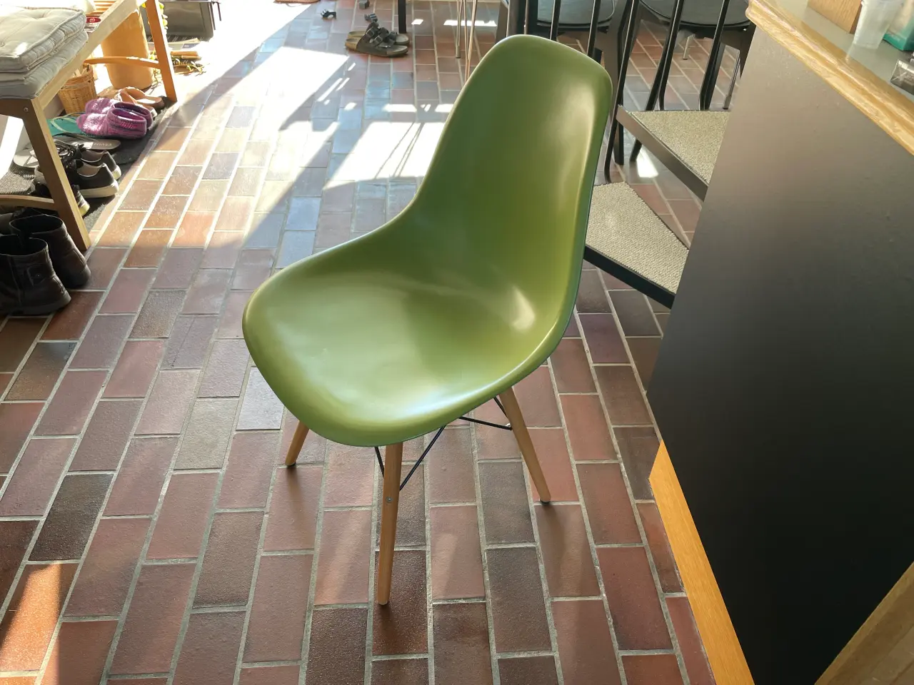 Billede 3 - Spisestuestole I stil med Eames stol