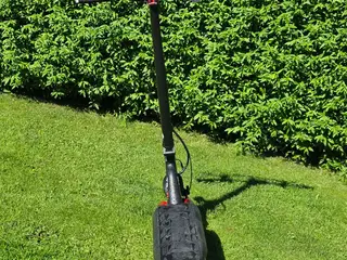 El løbehjul isinwheel t8 offroad  electric scooter