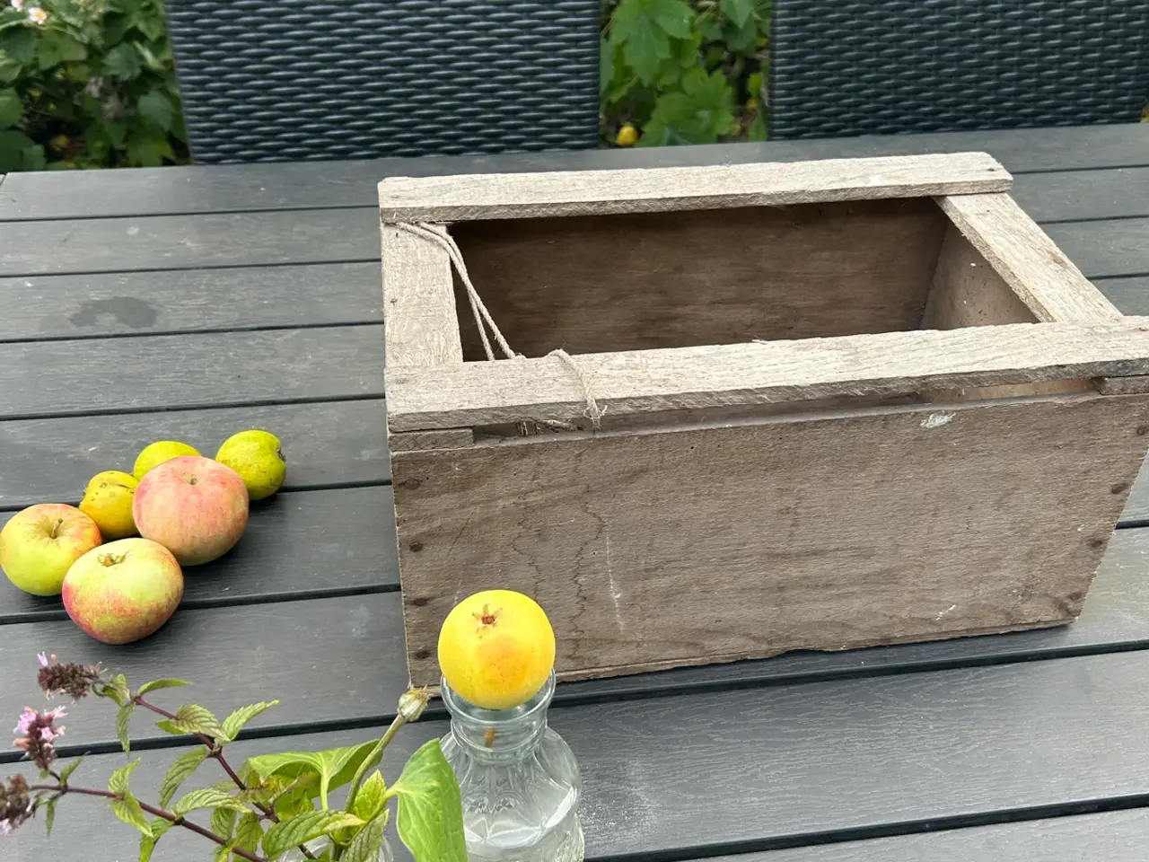 Billede 3 - Trækasser retro med kunst til frugt osv