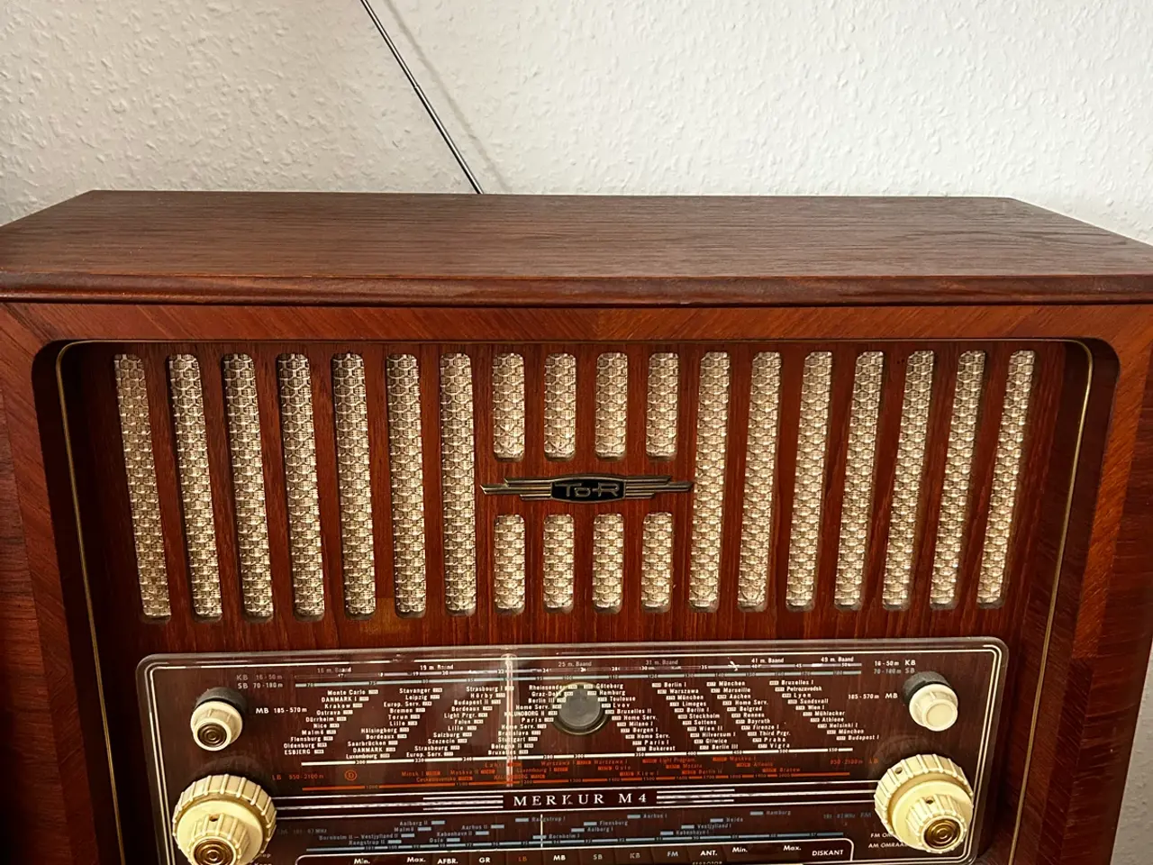 Billede 1 - Radio og pladespiller til salg