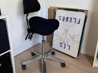 Meget lidt brugt super god støttestol. Dynamic 2