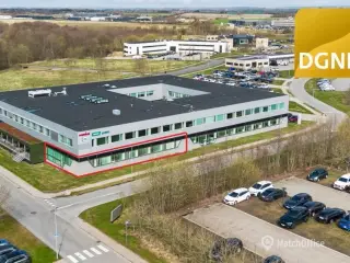 Moderne og præsentabelt kontorlejemål i Company House