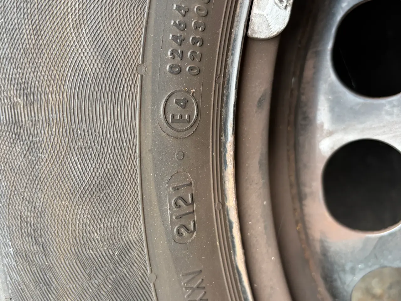 Billede 4 - 4 stk. vinterdæk i 215/60 R16