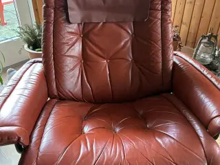 Stressless recliner i rødt okselæder - fra 1980'er